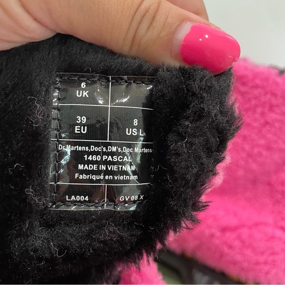 Dr MARTENS 1460 PASCAL LUX BORG FAUX SHEARLING COMBAT BOOTS PINK SZ 8 WOMENS - Picture 3 of 6